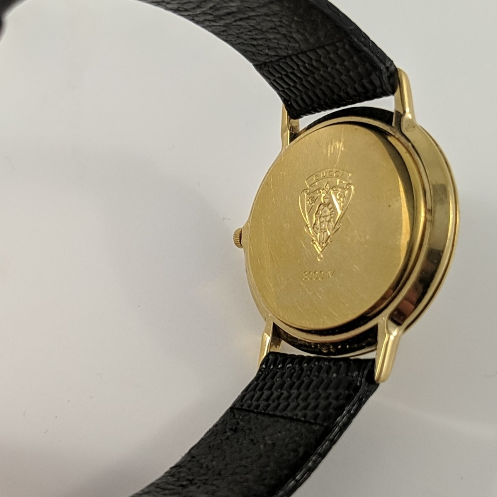 Vintage Gucci 3000 Swiss Roman Numeral Watch - Picture 3 of 7